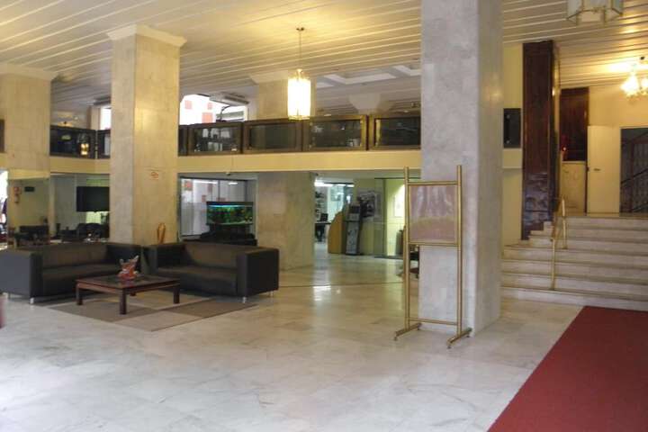 Entrance & Lobby
