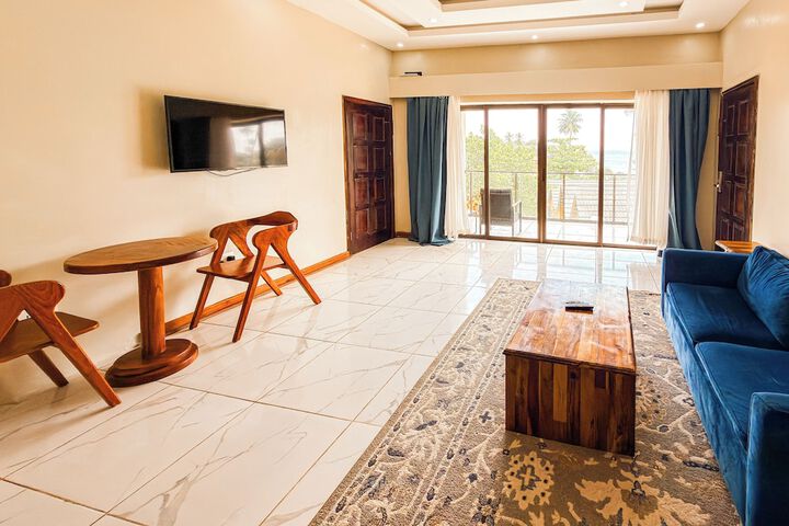 Room 4 of 71