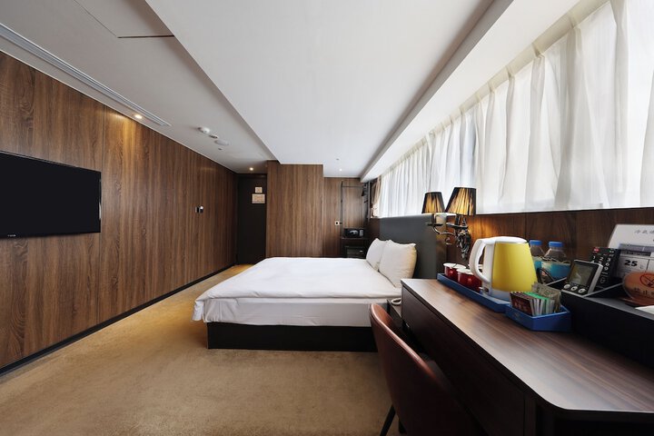 Room 19 of 36