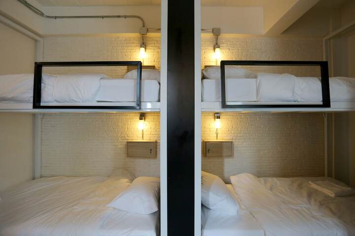Room 16 of 112
