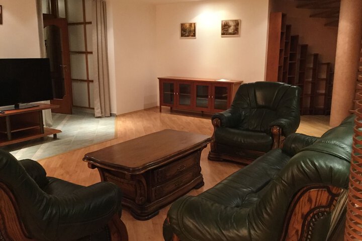 Room 27 of 46
