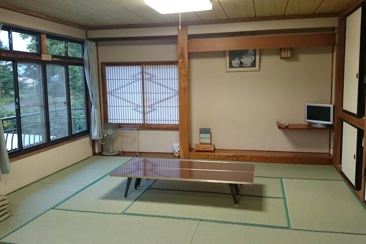 Room 10 of 31