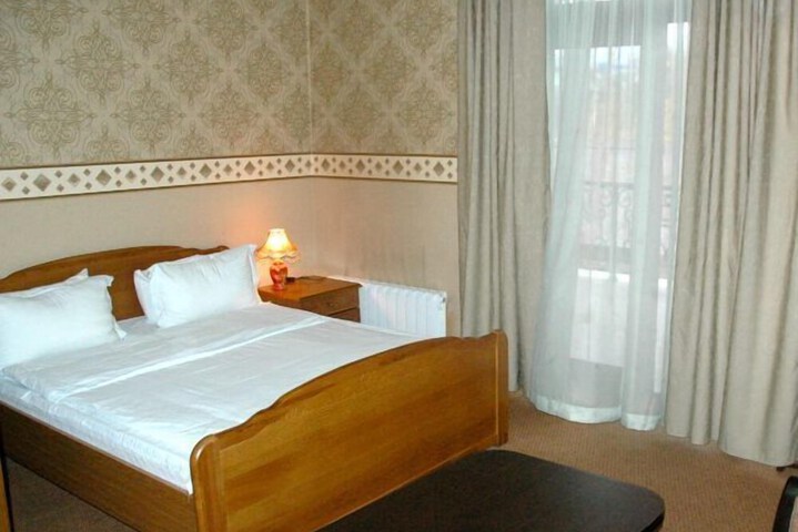 Room 15 of 30