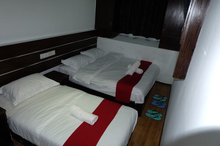 Room 18 of 33