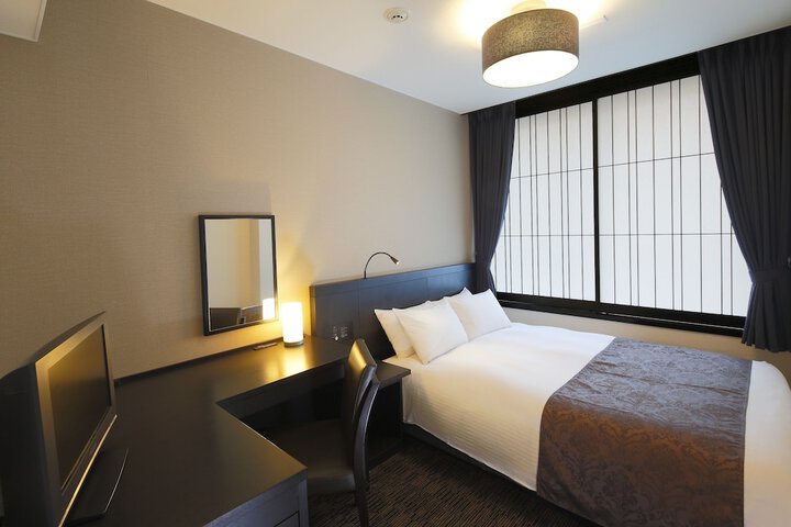 Room 7 of 72