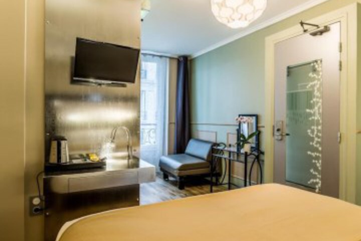 Room 26 of 60