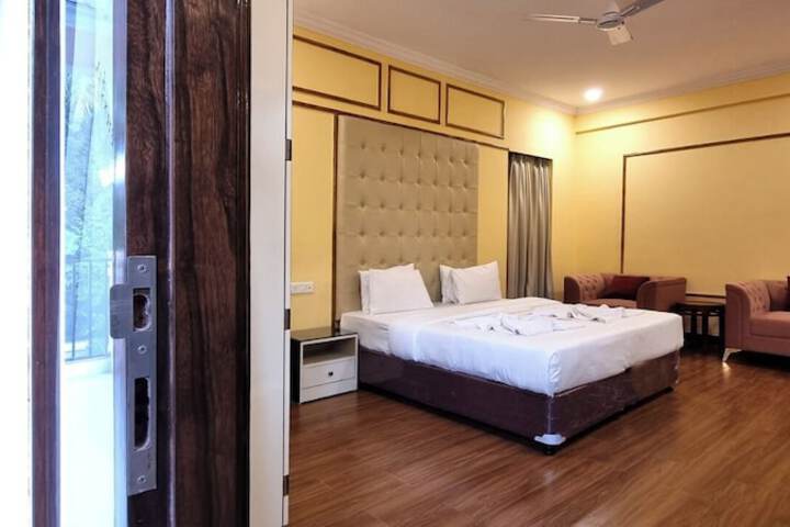 Room 2 of 24