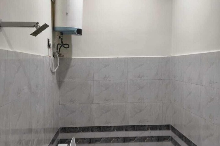 Room 15 of 18