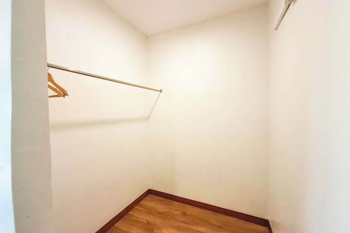 Room 19 of 111