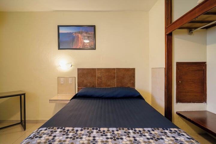 Room 7 of 25