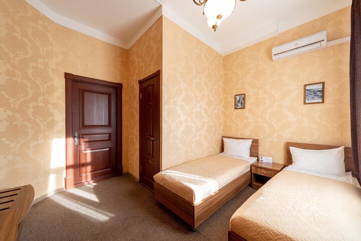 Room 15 of 51