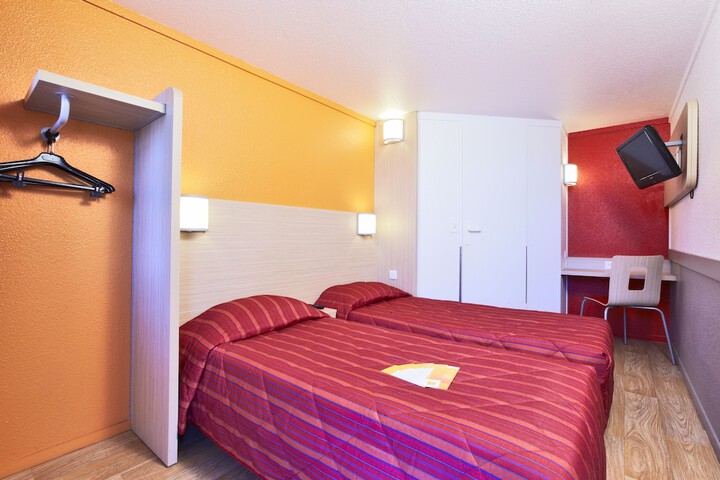 Room 6 of 44