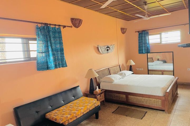 Room 14 of 18