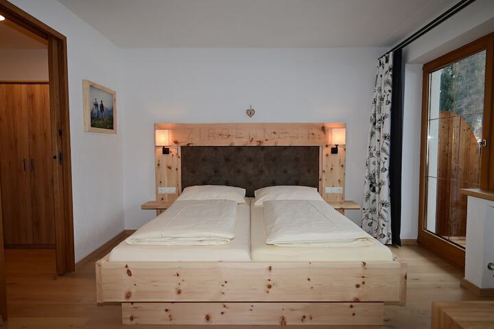 Room 21 of 141