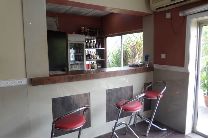 Lounge 16 of 18