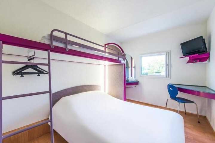 Room 12 of 22