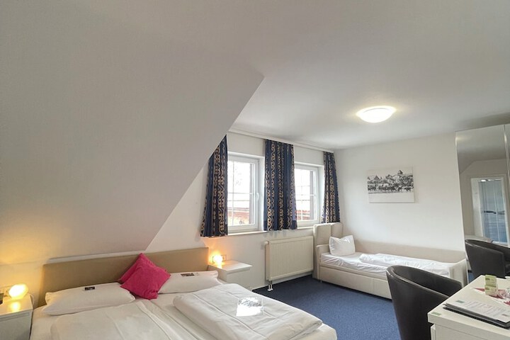 Room 3 of 36