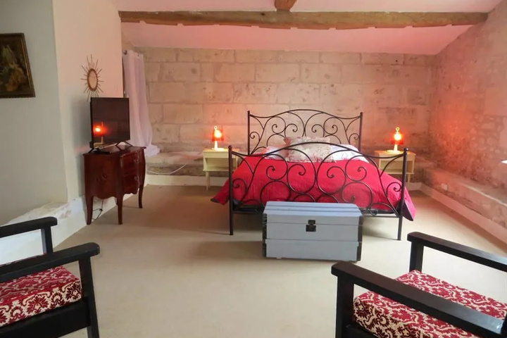 Room 2 of 15