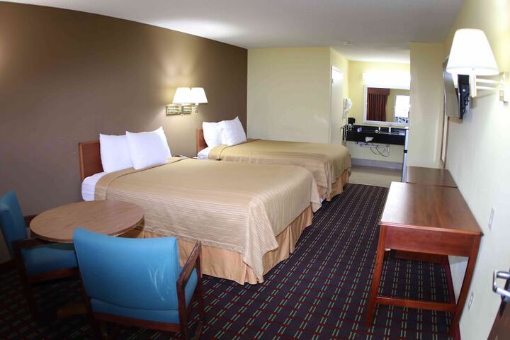 2 Double Beds (2 of 14)