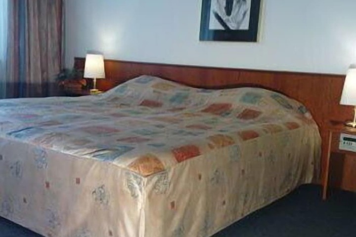 Room 5 of 44