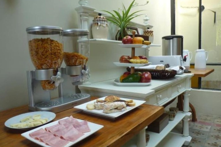 Breakfast/Coffee Service 25 of 33