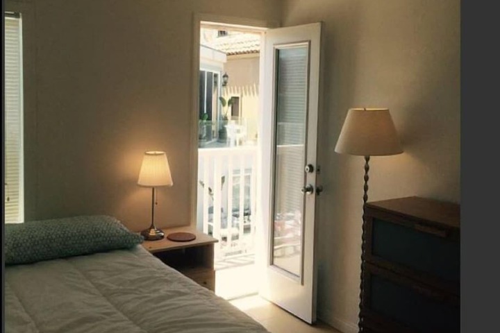 Room 11 of 31