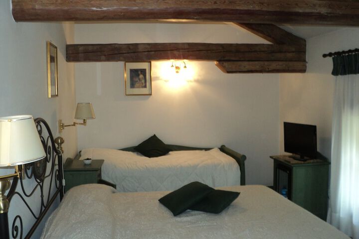 Room 5 of 67