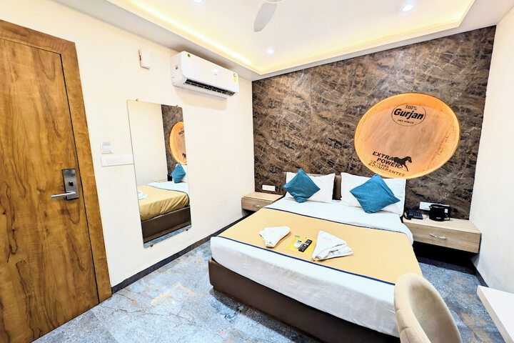 Room 27 of 46