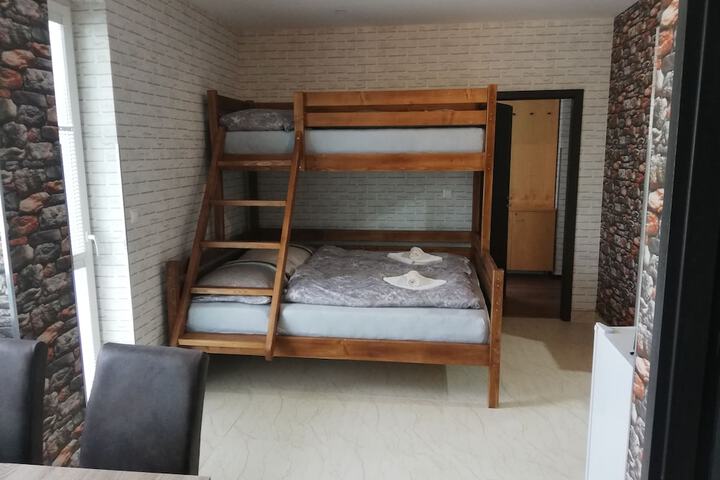 Room 10 of 34