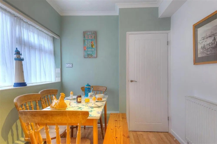 Room 4 of 13