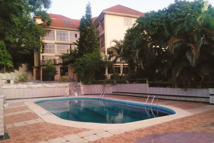 Pool 15 of 25