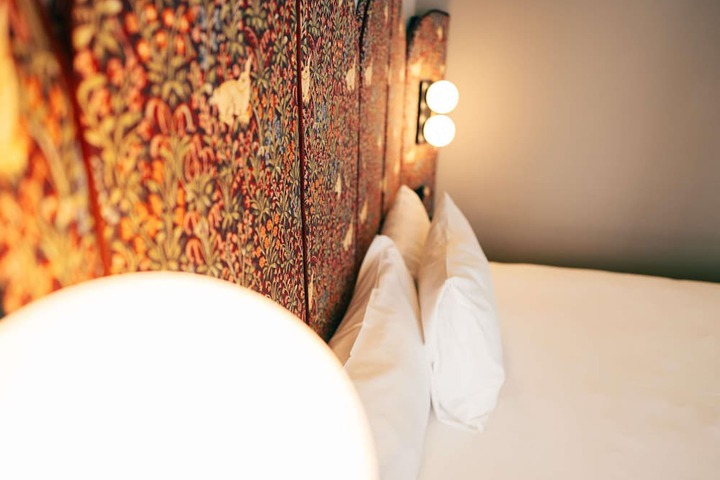 Room 13 of 87