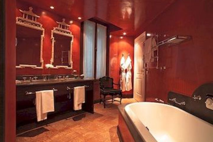 Room 2 of 36