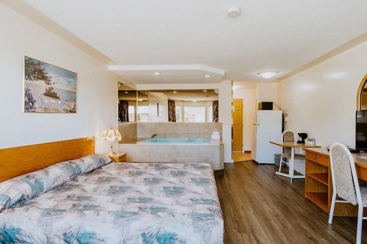 Room 4 of 6