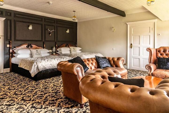 Room 10 of 30