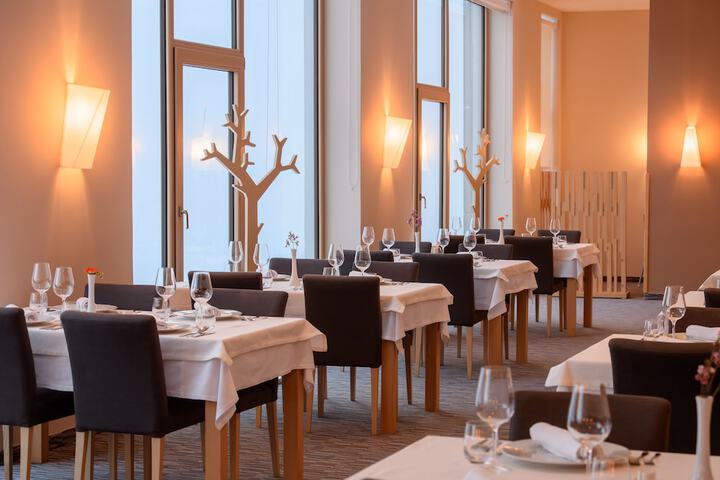 Dining 80 of 123