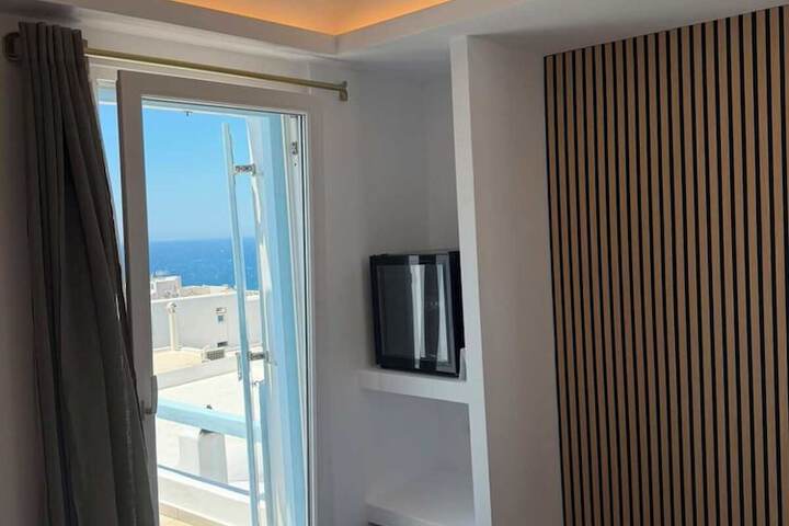 Room 52 of 106