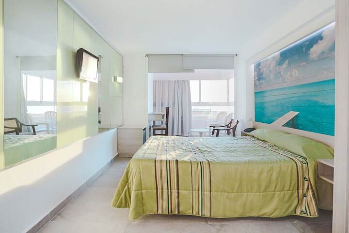 Room 9 of 35