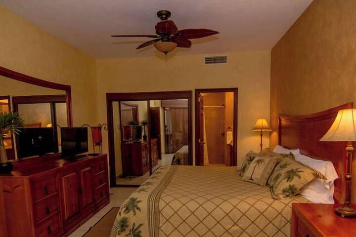 Room 33 of 599