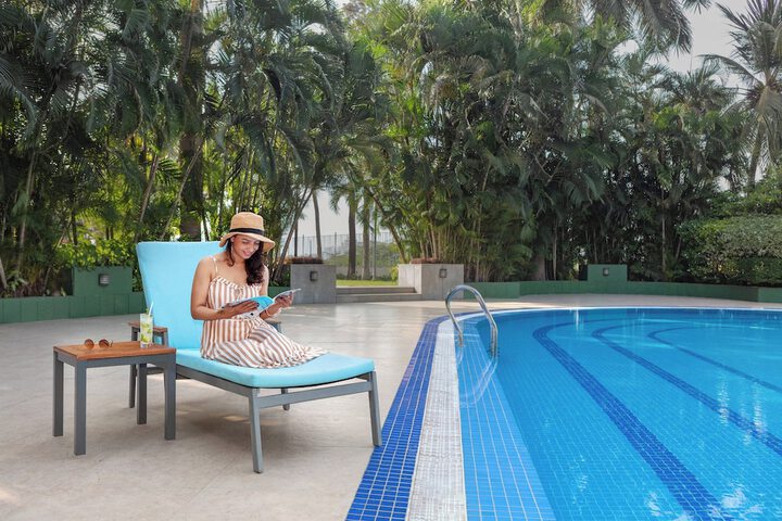 Pools & Facilities