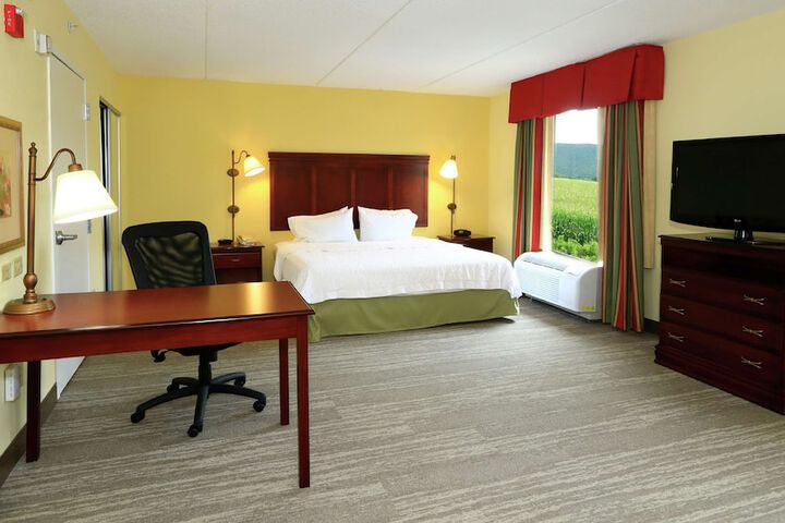 1 King Bed with Other Features (57 of 73)