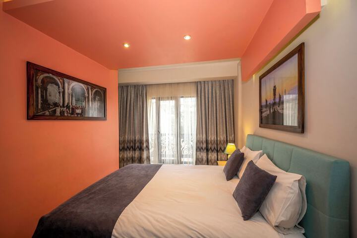 Room 74 of 158