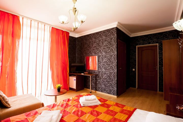 Room 11 of 42