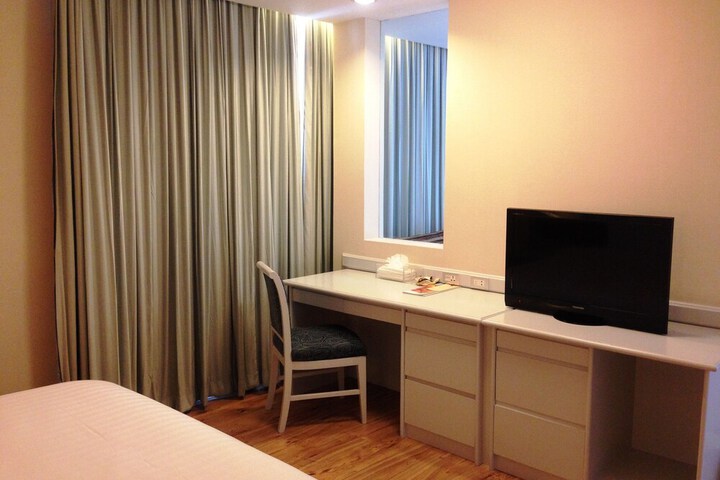Room 11 of 76