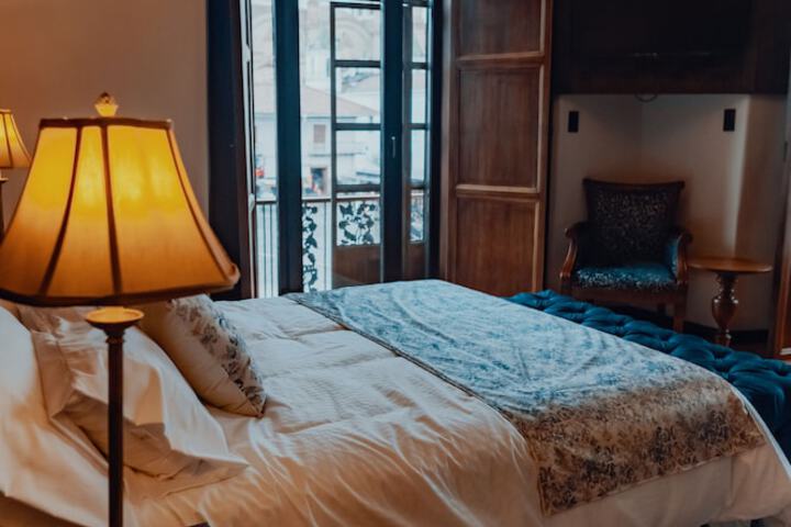 Room 5 of 74