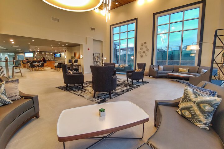 Lobby lounge