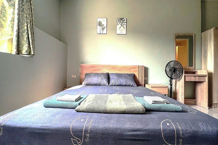 Room 5 of 74