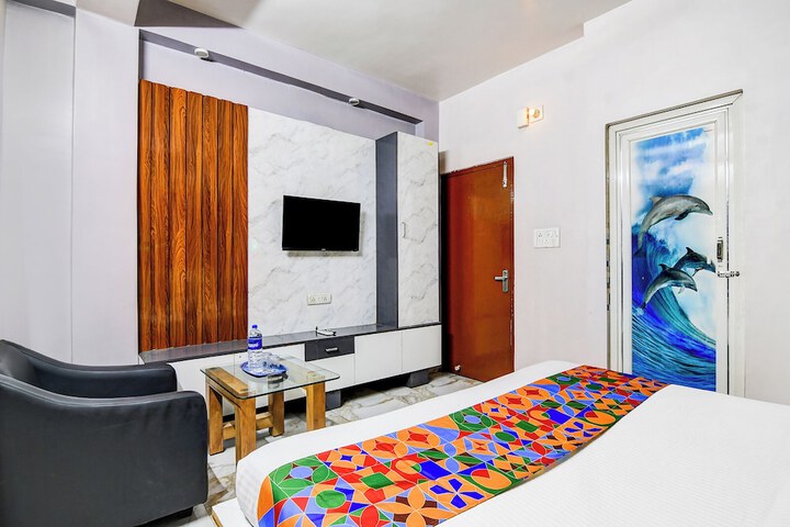 Room 17 of 27