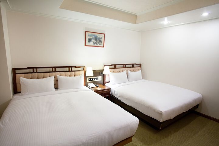 Room 18 of 39