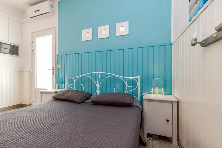 Room 4 of 14